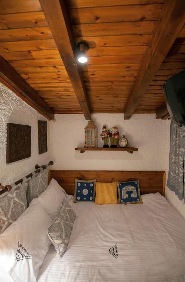 Dandy Villas Agoriani - Chalet Ivoni - Fireplace Eptálofos Buitenkant foto